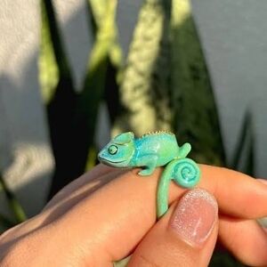 Green Chameleon Ring